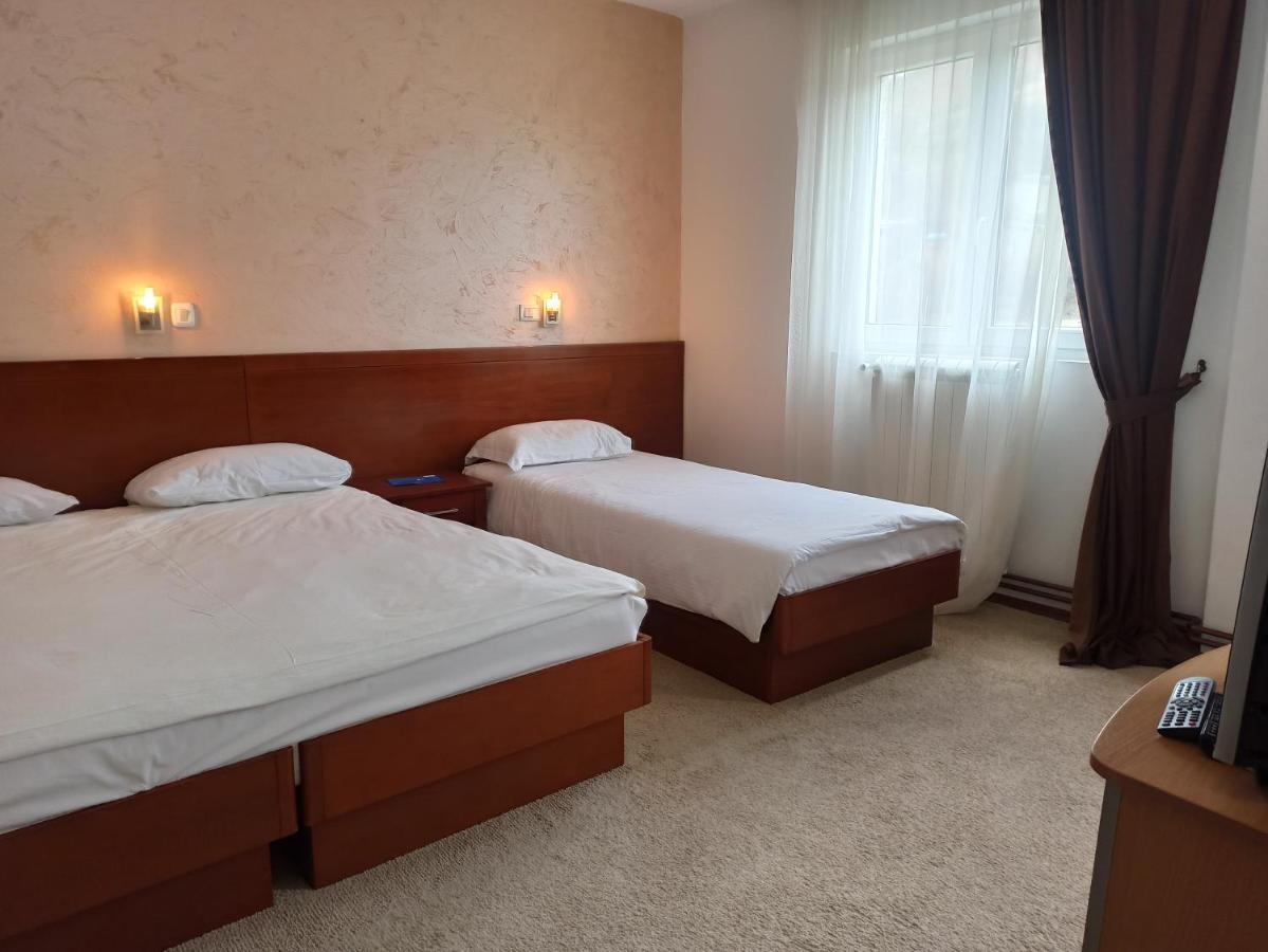 Hotel Dominus Bijelo Polje Exteriör bild