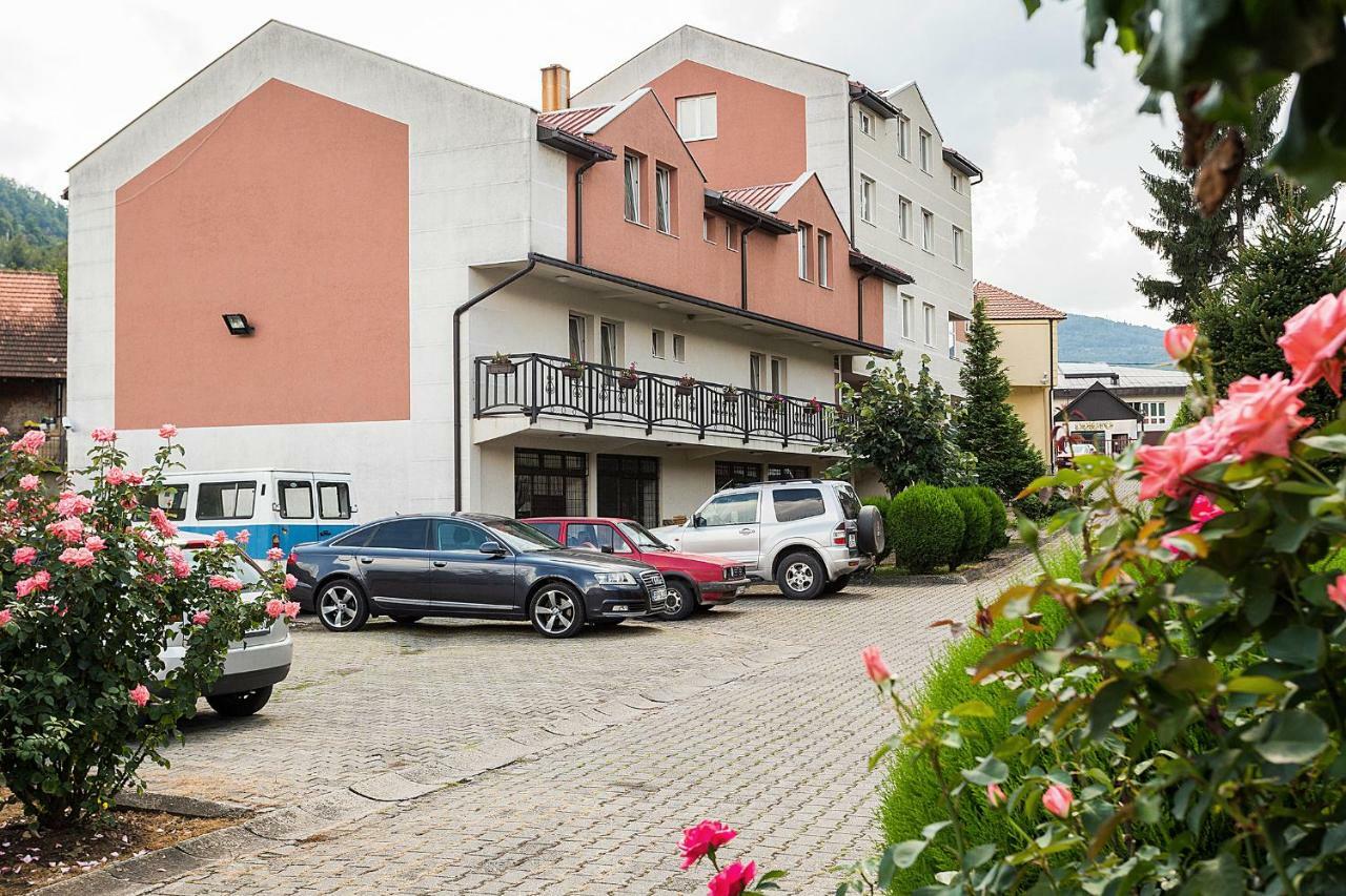 Hotel Dominus Bijelo Polje Exteriör bild