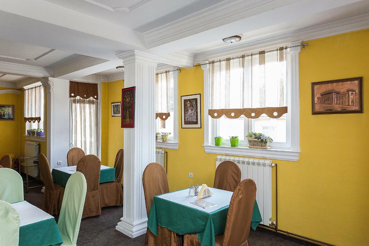 Hotel Dominus Bijelo Polje Exteriör bild