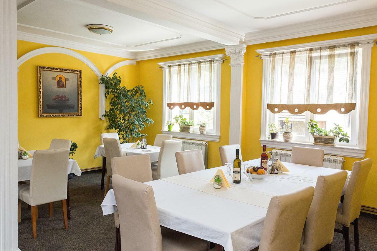 Hotel Dominus Bijelo Polje Exteriör bild