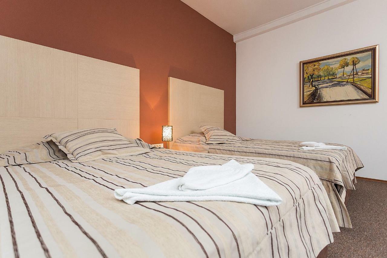 Hotel Dominus Bijelo Polje Exteriör bild